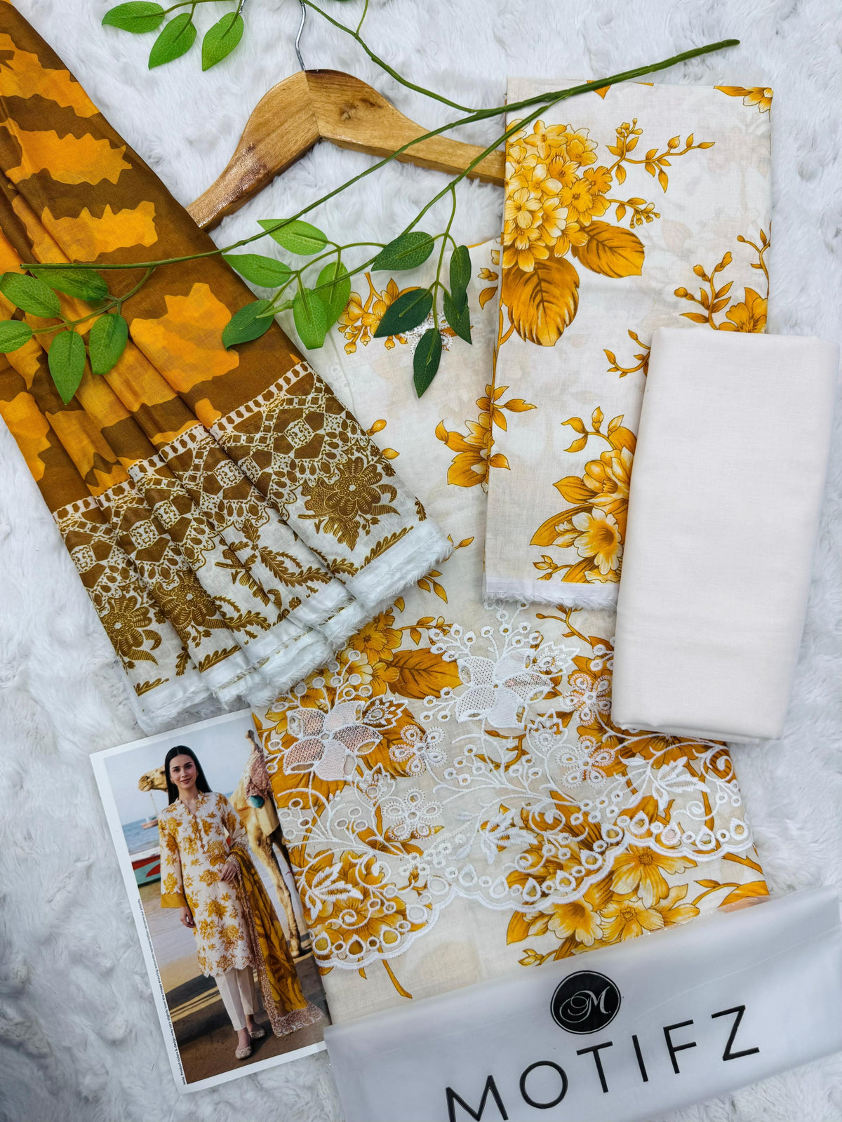 Motifz Umang Printed Lawn 3 Piece Unstitched Suit with Chicken Kari Daman
