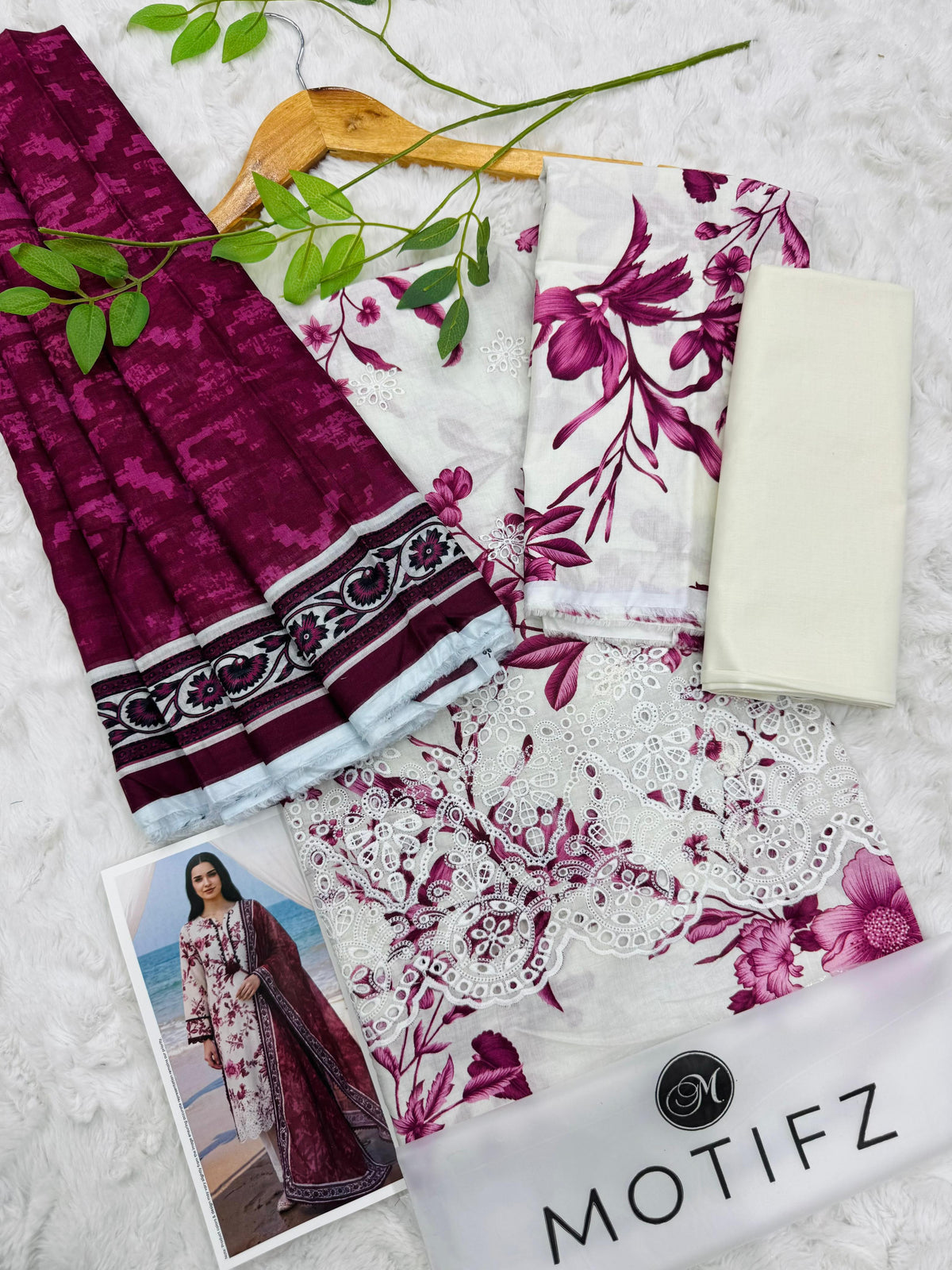 Motifz Umang Printed Lawn 3 Piece Unstitched Suit with Chicken Kari Daman