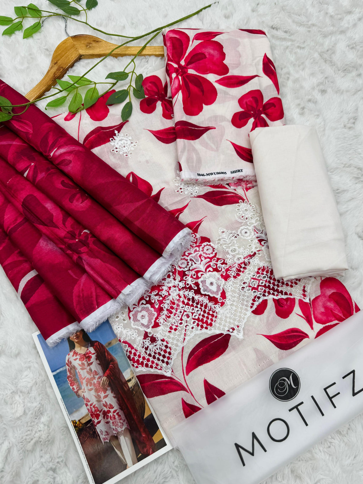 Motifz Umang Printed Lawn 3 Piece Unstitched Suit with Chicken Kari Daman